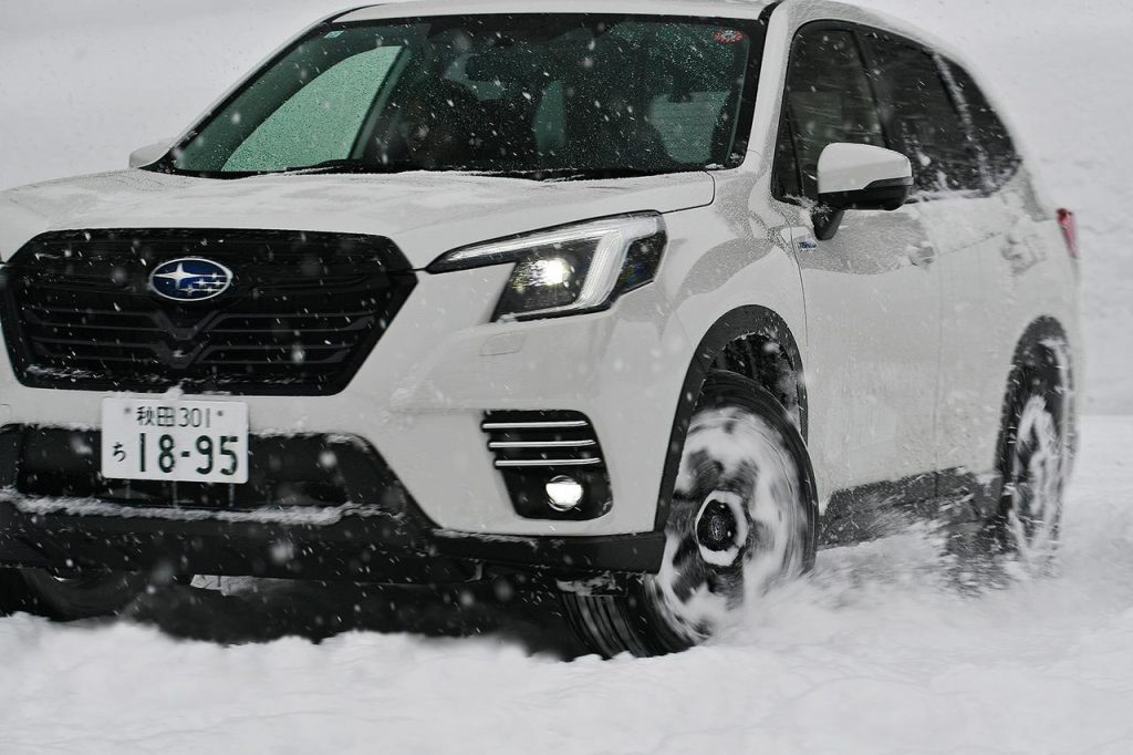 フォレスターが雪道で滑る原因と絶対講じたい対策【決定版】
