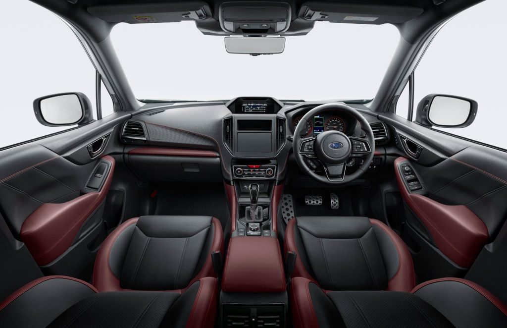 アウトバック vs フォレスター サイズ完全ガイド！室内・荷室・取り回しの違いとは？