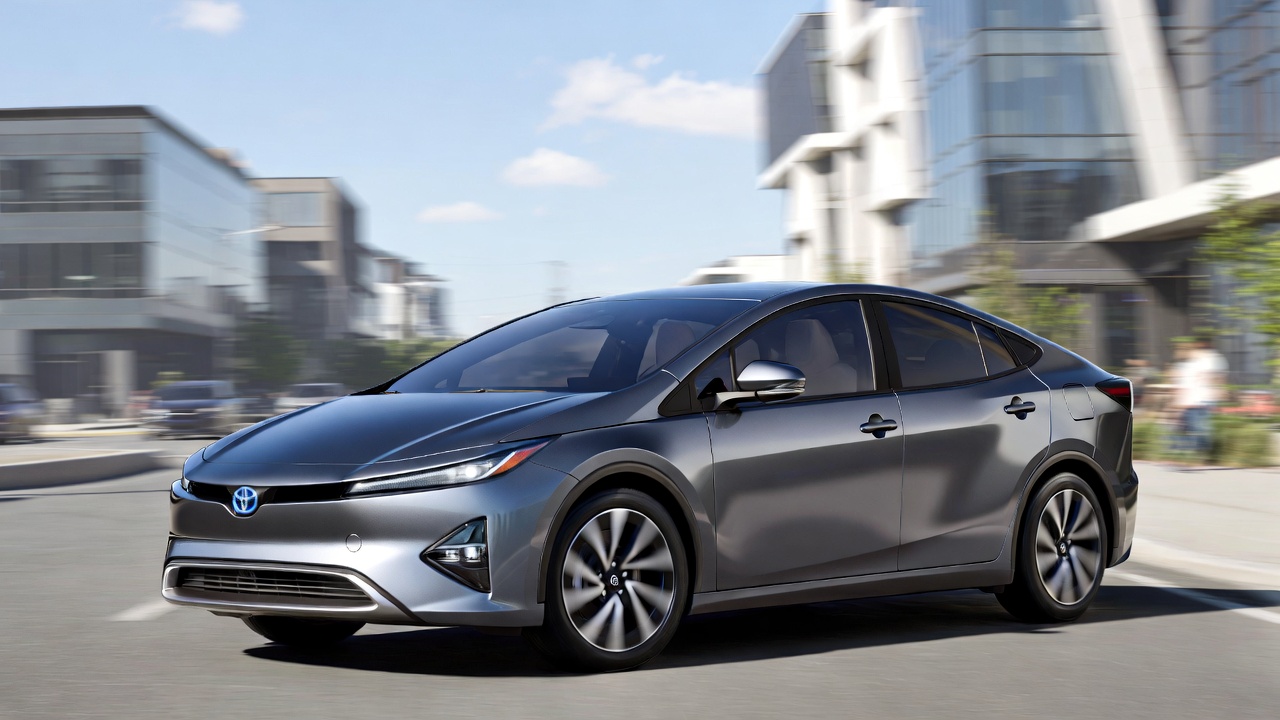 プリウス 新型 2023 中古