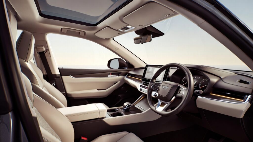 内装が豪華なSUV 国産