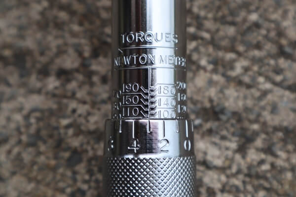 アルファード30後期 締め付けトルク