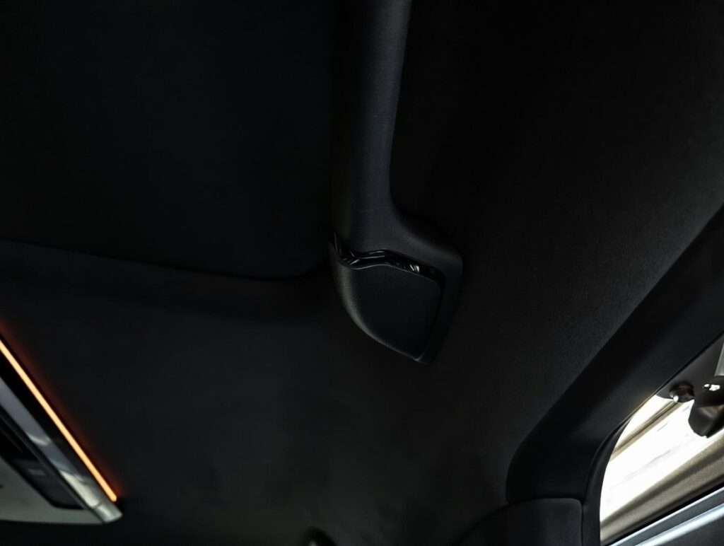 アルファード 40系 不具合 アシストグリップ ブラックアウ